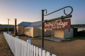 The Radford Couples Cottage Heart of Stanthorpe, Stanthorpe